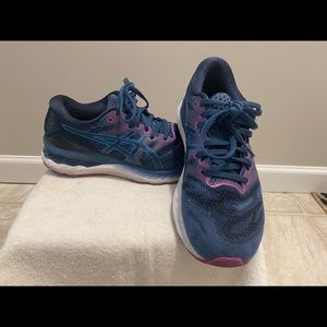 ASICS gel Nimbus 23 size 8 wide width running sneakers